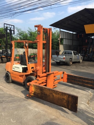 TOYOTA 4FD25  รถนอกเก่าญี่ปุ่น  ดีเซล 2J  เสา 4 เมตร งาหนีบ