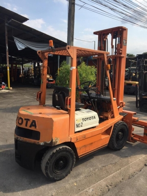 TOYOTA 4FD25  รถนอกเก่าญี่ปุ่น  ดีเซล 2J  เสา 4 เมตร งาหนีบ