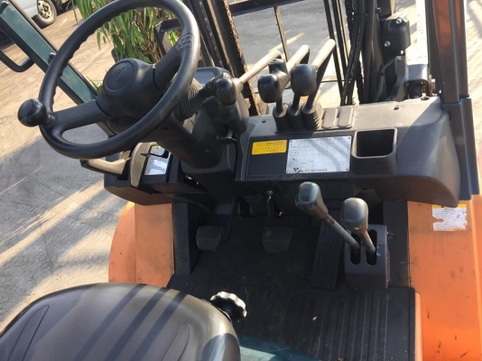 TOYOTA 7FD30  รถนอกเก่าญี่ปุ่น ดีเซล 2Z  เสา 4.5 เมตร แผงงาสไลด์