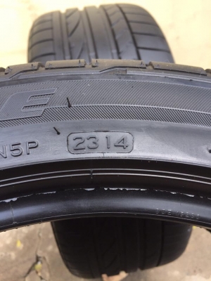 ขายยาง BRIDGESTONE POTENZA RE050A 245-40-18 ปี14 ดอกหนาจัด ไม่มีตำหนิ ไม่มีปะ คู่ละ 4,400 บาท