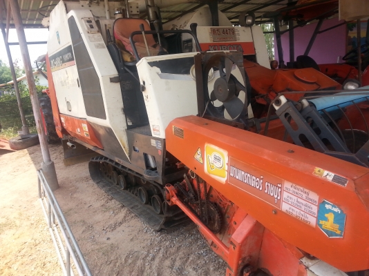 รถเกี่ยว คูโบต้า DC 68G สภาพสวยๆ