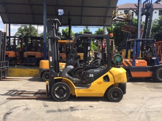 KOMATSU FG25-17 เครื่องเบนซิล+แก็ส เกียร์ออโต้ เสาสูง4เมตร สนใจตริดต่อ083-060-0223(ปอน)