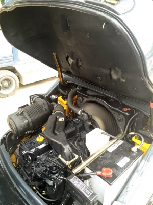 KOMATSU FD15-20 เครื่องดีเซล เกียร์ธรรมดา เสาสูง3เมตร สนใจติดต่อ 083-062-0223(ปอน)