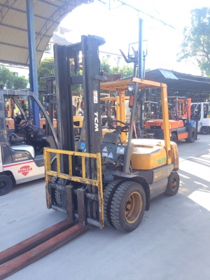 TCM FD20Z5 เครื่องดีเซล เกียร์ธรรมดา เสาสูง4เมตร สนใจติดต่อ083-062-0223(ปอน)