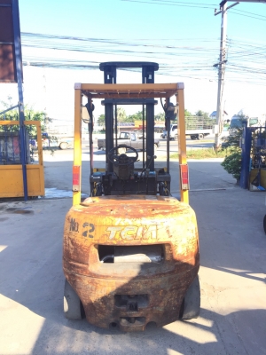 TCM FD20Z5 เครื่องดีเซล เกียร์ธรรมดา เสาสูง4เมตร สนใจติดต่อ083-062-0223(ปอน)