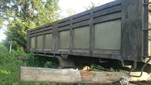 กระบะดั้มสิบล้อ กระบะดั้มสิบล้อ