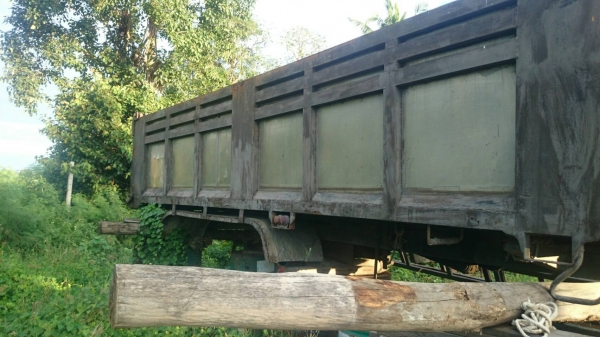 กระบะดั้มสิบล้อ กระบะดั้มสิบล้อ