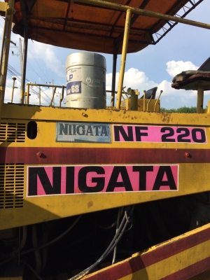 รถปูยาง NIGATA NF220 ปูใด้5เมตร พร้อมใช้งาน รถปูยาง NIGATA NF220 ปูใด้5เมตร พร้อมใช้งาน