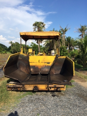 รถปูยาง NIGATA NF220 ปูใด้5เมตร พร้อมใช้งาน รถปูยาง NIGATA NF220 ปูใด้5เมตร พร้อมใช้งาน