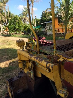 รถปูยาง NIGATA NF220 ปูใด้5เมตร พร้อมใช้งาน รถปูยาง NIGATA NF220 ปูใด้5เมตร พร้อมใช้งาน