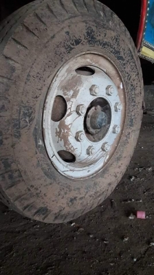 หัวยาว  6BD1  165  แรง  ดั่มท์  รถตามภาพ  พร้อมใช้งาน  ราคา  200,000 บาท