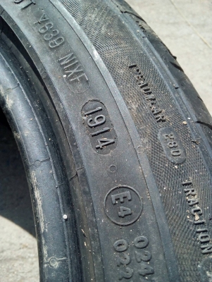 195/50R16 Continental Contipremium ปี14 มี 2 เส้น  tel. 081-427-3941