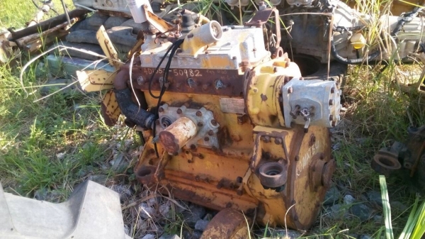 ขายเครื่องรถตัก โคมัสสุ 510  4-D-105 กองคู่ เก่านอก ขายตามสภาพ มี2 เครื่อง