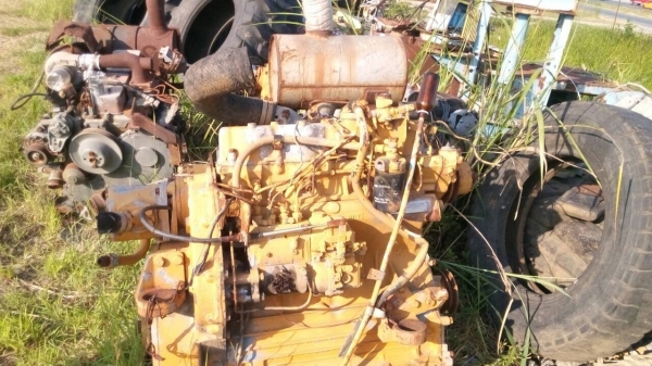 ขายเครื่องรถตัก โคมัสสุ 510  4-D-105 กองคู่ เก่านอก ขายตามสภาพ มี2 เครื่อง