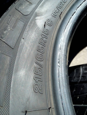 215/65R15 BRIDGESTONE LEO 627 ปี14 มี 2 เส้น tel. 081-427-3941