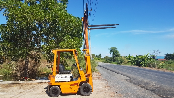 ขายด่วนรถยกTOYOTA 4FG10ยก1ตันยกสูง3เมตรแถมงายาวรถนอกเพิ่งนำเข้ามายังไม่เคยใช้งานในเมืองไทยเลย