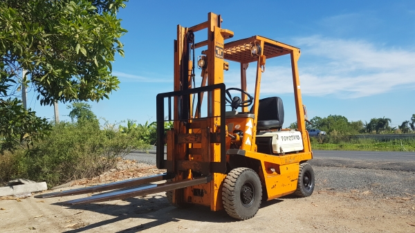 ขายด่วนรถยกTOYOTA 4FG10ยก1ตันยกสูง3เมตรแถมงายาวรถนอกเพิ่งนำเข้ามายังไม่เคยใช้งานในเมืองไทยเลย