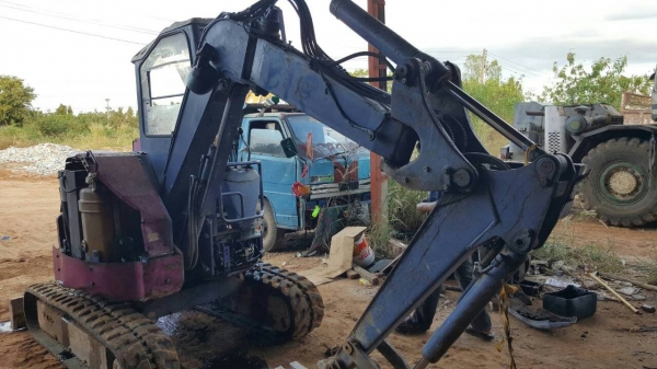 ขายด่วน แม็คโคร KOMATSU PC28UU สภาพพร้อมใช้งาน เครื่องปั้มดี เอกสารสัญญาซื้อขาย