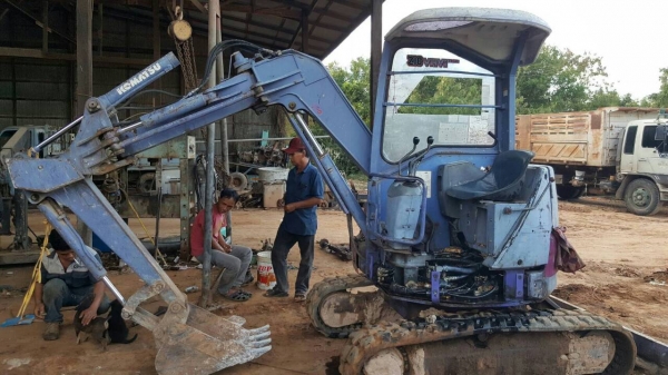 ขายด่วน แม็คโคร KOMATSU PC28UU สภาพพร้อมใช้งาน เครื่องปั้มดี เอกสารสัญญาซื้อขาย
