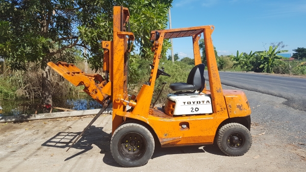 ขายด่วนรถยกTOYOTA 3FG20ยก2ตันเสาสูง3เมตรงากะดกได้ยางหน้าคู้รถนอกเพิ่งนำเข้ามายังไม่เคยใช้งานในเมืองไทยเลย