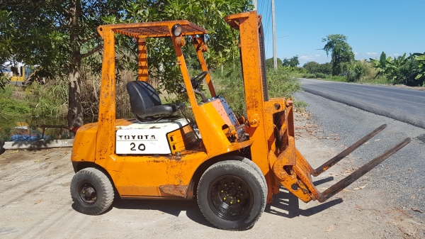 ขายด่วนรถยกTOYOTA 3FG20ยก2ตันเสาสูง3เมตรงากะดกได้ยางหน้าคู้รถนอกเพิ่งนำเข้ามายังไม่เคยใช้งานในเมืองไทยเลย