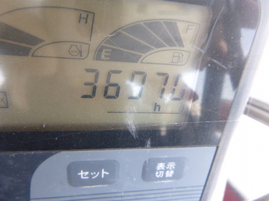 รถขุดเล็กเก่าญี่ปุ่น Hitachi ZX30U-2 ปี2006  มีไลน์หัวเจาะ แทรคเหล็กหุ้มก้อนยาง