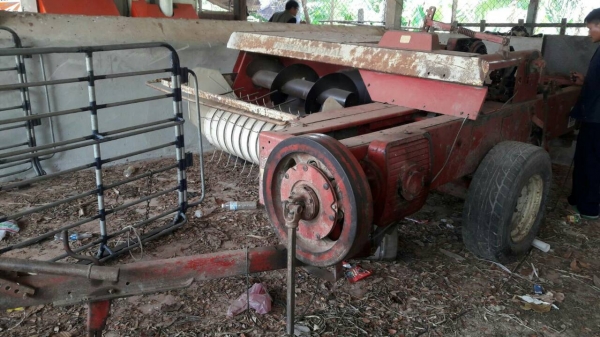 รถอัดฟาง INTERNATIONAL 440 พร้อมใช้งาน ราคา เบาฯฯ 215000 บาท วันทูคอล 0986683479 dtac 0991751349 สิทธิ์ คับ รถอัดฟาง INTERNATIONAL 440 พร้อมใช้งาน ราคา เบาฯฯ 215000 บาท วันทูคอล 0986683479 dtac 0991751349 สิทธิ์ คับ