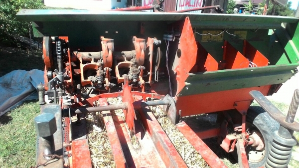 รถอัด ฟางพร้อมใช้ ราคาเบาฯฯ 152000 บาท วันทูคอล 0986683479 dtac 0991751349 สิทธิ์ คับ