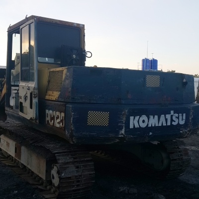 รถแม็คโคร KOMATSU PC120 รุ่น 3