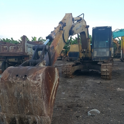 รถแม็คโคร KOMATSU PC120 รุ่น 3