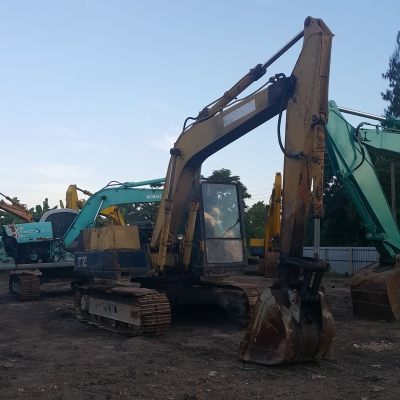 รถแม็คโคร KOMATSU PC120 รุ่น 3