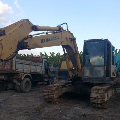 รถแม็คโคร KOMATSU PC120 รุ่น 3