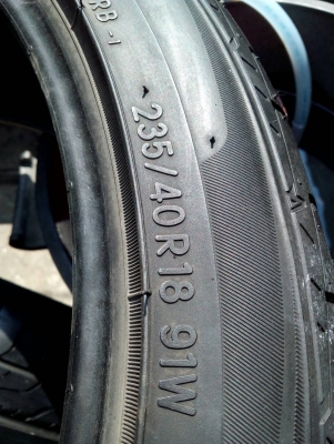 235/40R18 TOYO DRB ปี15 Made in Japan มี 2 เส้น tel.081-427-3941 235/40R18 TOYO DRB ปี15 Made in Japan มี 2 เส้น tel.081-427-3941