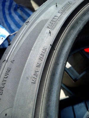 235/40R18 TOYO DRB ปี15 Made in Japan มี 2 เส้น tel.081-427-3941 235/40R18 TOYO DRB ปี15 Made in Japan มี 2 เส้น tel.081-427-3941