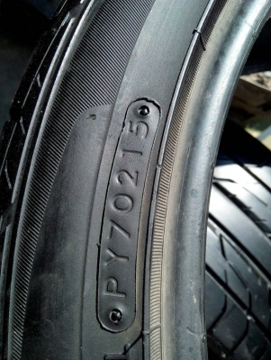 235/40R18 TOYO DRB ปี15 Made in Japan มี 2 เส้น tel.081-427-3941 235/40R18 TOYO DRB ปี15 Made in Japan มี 2 เส้น tel.081-427-3941