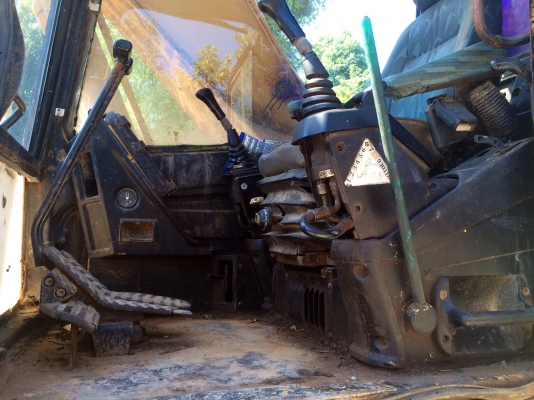 ขายด่วน รถแบคโฮ cat..v.1  รถสภาพดีมาก  พร้อมใช้งาน  เออกสารพร้อม