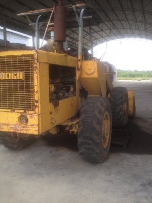 ขายรถตักTCM รถ อยู่ลพบุรี ราคา 315,000บ. สนใจติดต่อ 0835601591 หรือ 0903494058