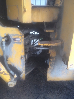 ขายรถตักTCM รถ อยู่ลพบุรี ราคา 315,000บ. สนใจติดต่อ 0835601591 หรือ 0903494058