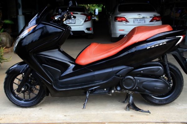 ขาย FORZA 300 สีดำ ปี 2013 สภาพสวย ทะเบียนพร้อมโอน 93000