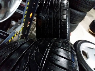 การใช้งานใดใดทั้งสิ้น 7.5 ET35 ยาง 215 45 17 Marshell ปี 12 3เส้น Dunlop 1เส้น สภาพยางพอใช้ได้ตจว จั