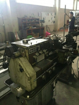 ขายเครื่องกลึง5ฟุต2เพลาไฟ3สายขนาดกำลังน่าใช้สนใจ0892224259