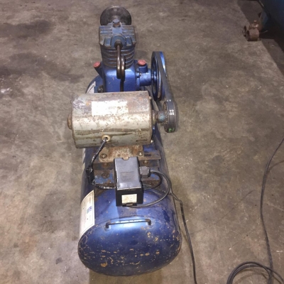 ขายครับ ปั๊มลมพูม่า ขนาดถัง36ลิตรไฟบ้าน220 หัวสูบกำลังอัดดีมาก  มอเตอร์ 4P 1/3HP 220V