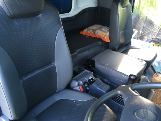 ขายด่วนรถดั้ม360แรง ปี55 กะบะสามมิตร ลูก3เพลา สภาพสวยๆ ใช้น้อยไมล์120000 วิ่งปาล์มเท่านั้น