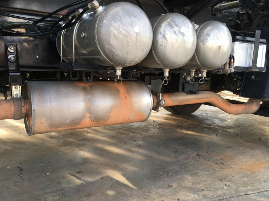 ขายด่วนรถดั้ม360แรง ปี55 กะบะสามมิตร ลูก3เพลา สภาพสวยๆ ใช้น้อยไมล์120000 วิ่งปาล์มเท่านั้น