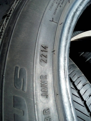 215/55R17 GOODYEAR DURAPLUS ปี14 ชุด 4 เส้น tel. 081-427-3941