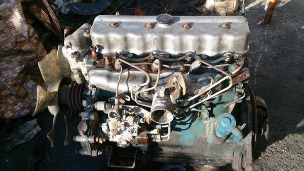 ขายเครื่องยนต์ดีเซลนิสสันสี่สูบ ED33