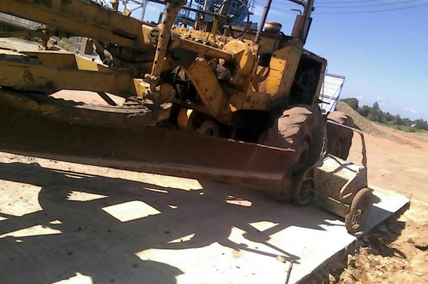 ขายด่วน รถเกรดเดอร์ CAT 12E. สภาพพร้อมใช้งาน เครื่องปั้มดี รถมำงานปกติครับ ยางพอใช้งาน เอกสารสัญญาซื้อขาย