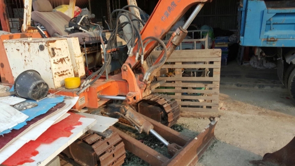 แบคโคเล็ก IHI-27FX