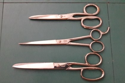 ขายกรรไกรเยอรมันเก่าสภาพดีคมกริบ  Made in Germany.