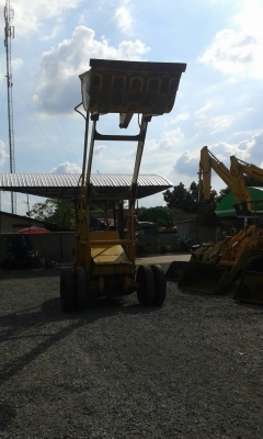 ต้องการขายรถตักล้อยางยี่ห้อ KOMATSU-SD25-3รถนอกนำเข้าจากญี่ปุ่น